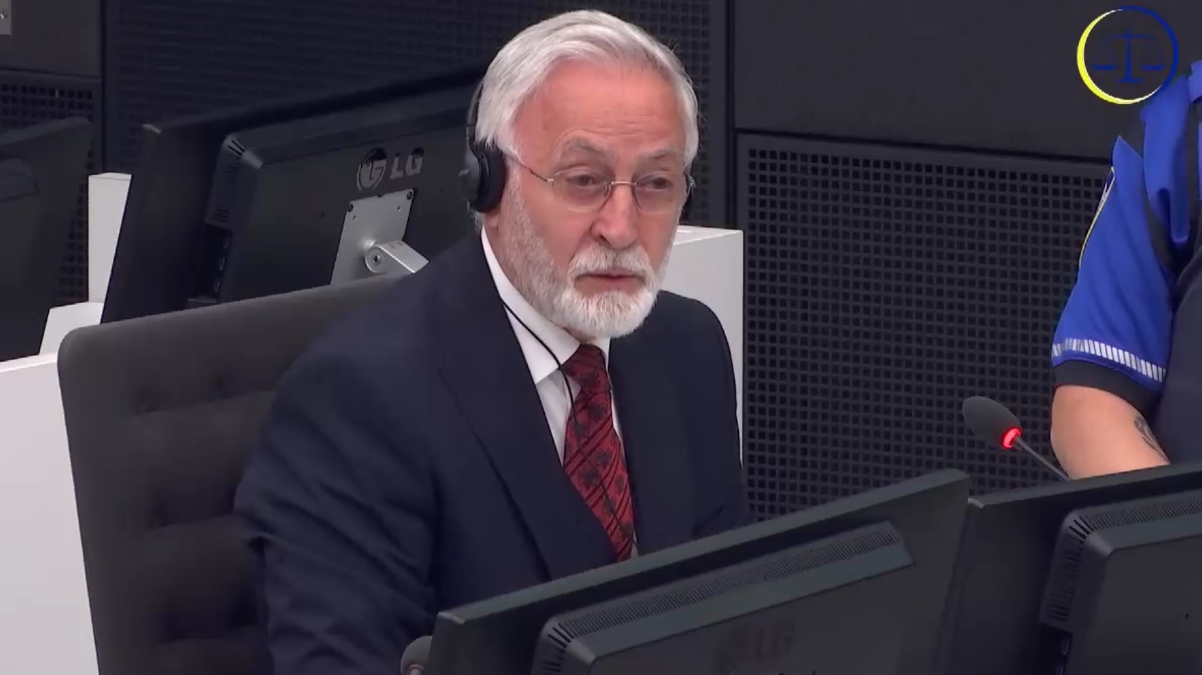 Jakup Krasniqi në gjendje jo të mirë: Avokatja kërkon largimin e tij nga seanca