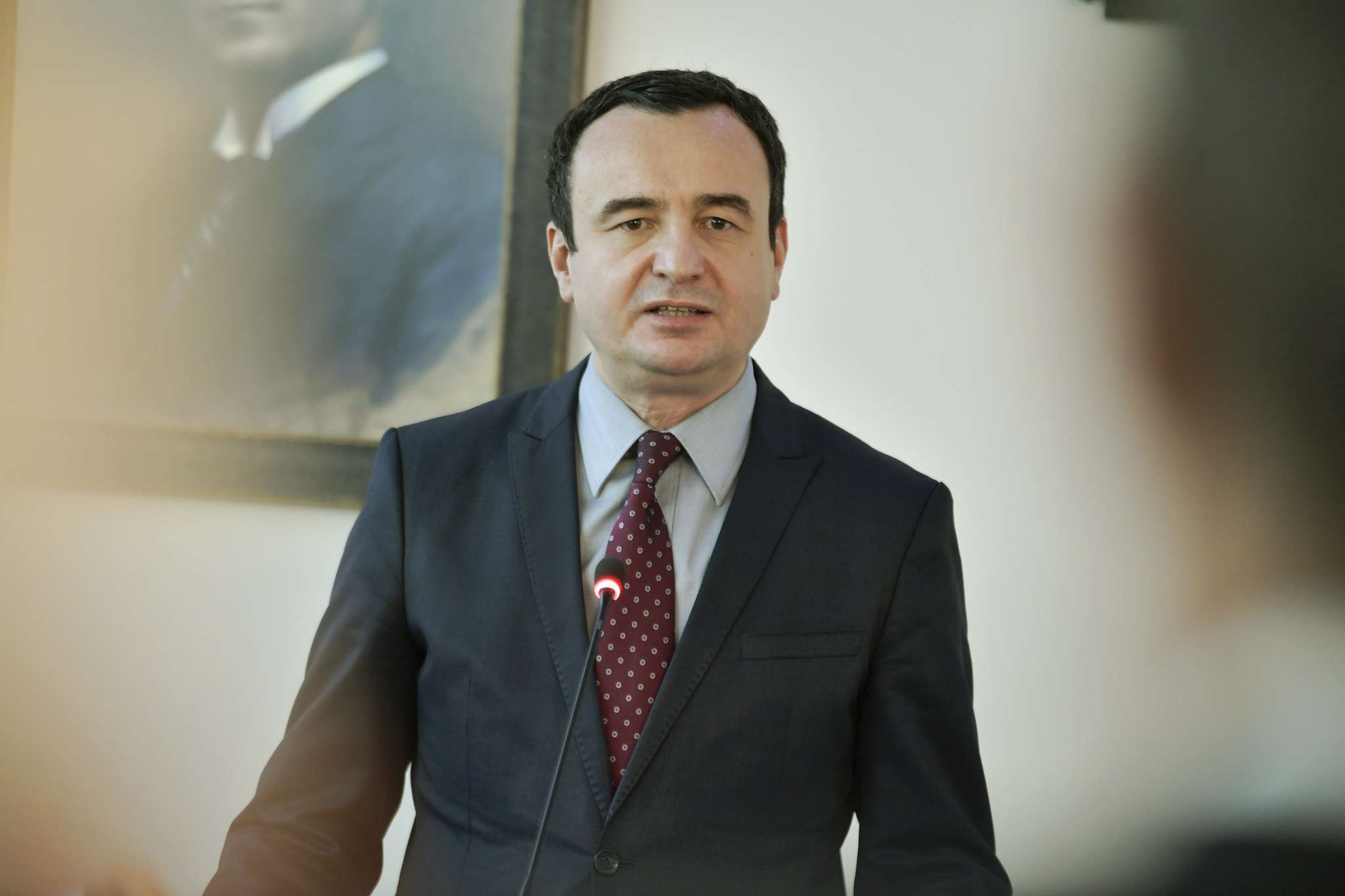 Kurtit i kërkohet urgjentisht ta ndryshojë ligjin për festat zyrtare në Kosovë