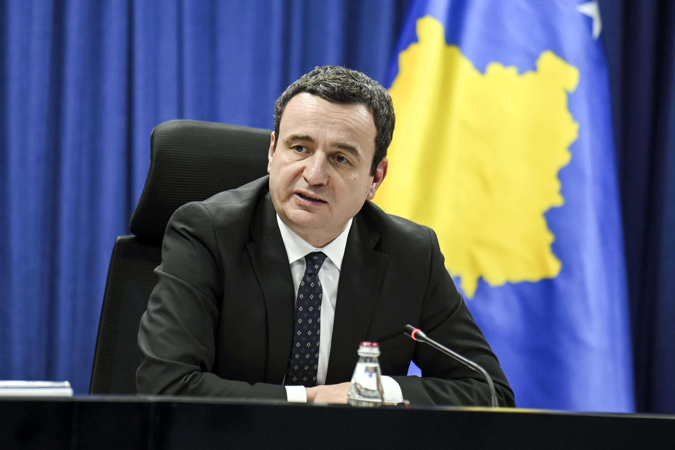 Kurti: Mundësohet lëvizja e lirë e qytetarëve në zonat ndërkufitare Kosovë-Shqipëri