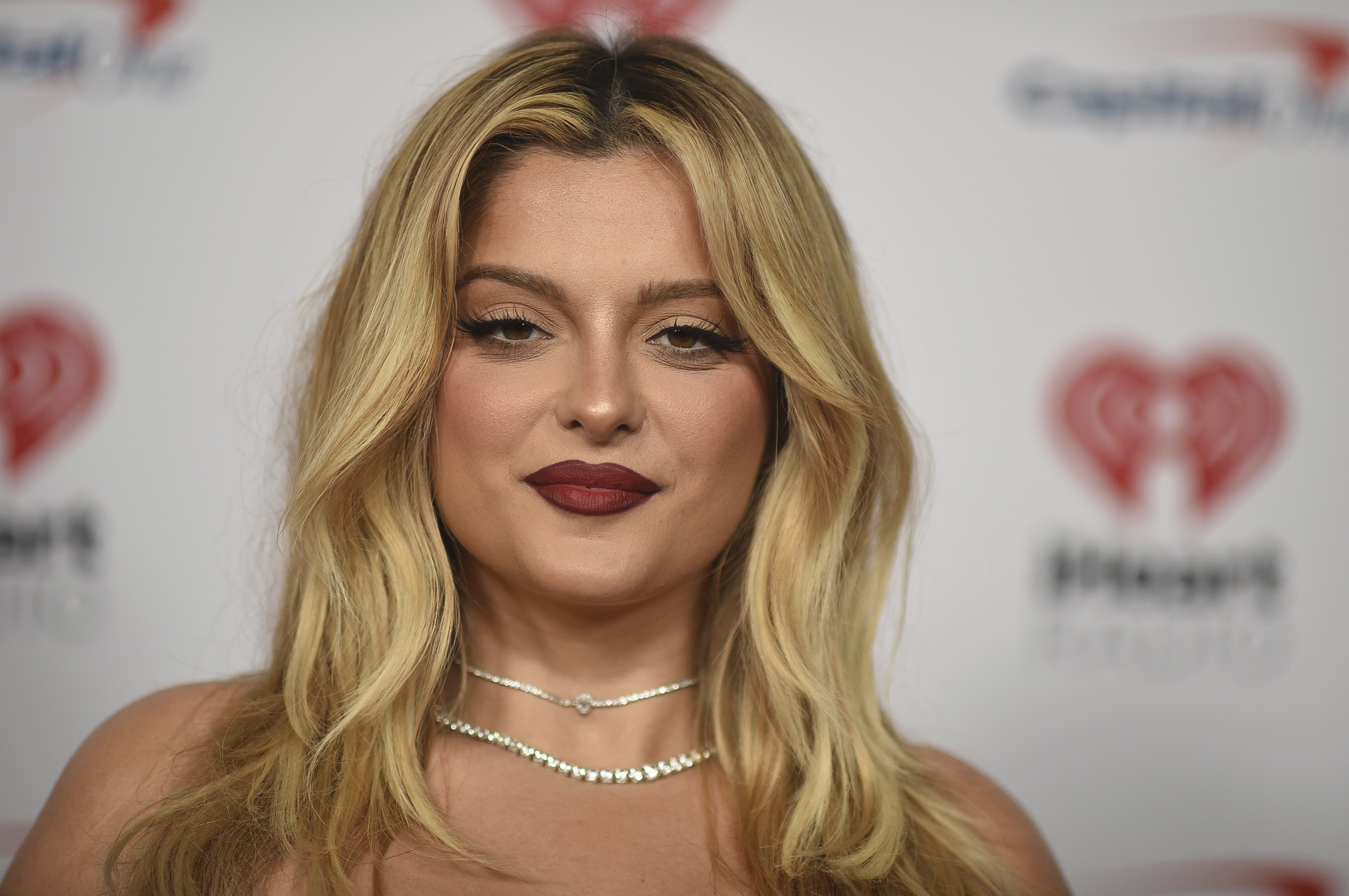 Bebe Rexha flet për gratë shqiptare