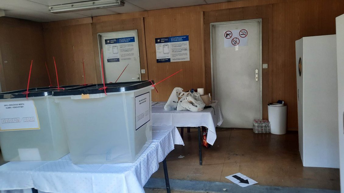 Mbyllen qendrat e votimit në katër komunat veriore të vendit