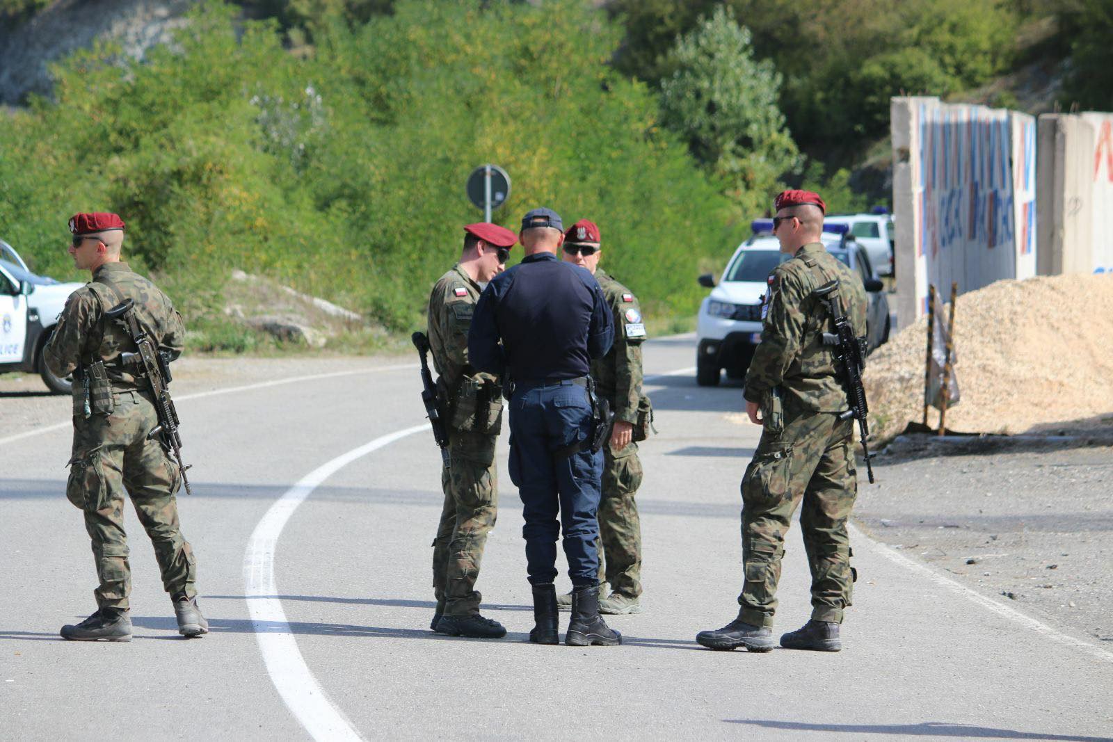 KFOR-i dënon incidentin në veri: Përgjegjësit të sillen para drejtësisë