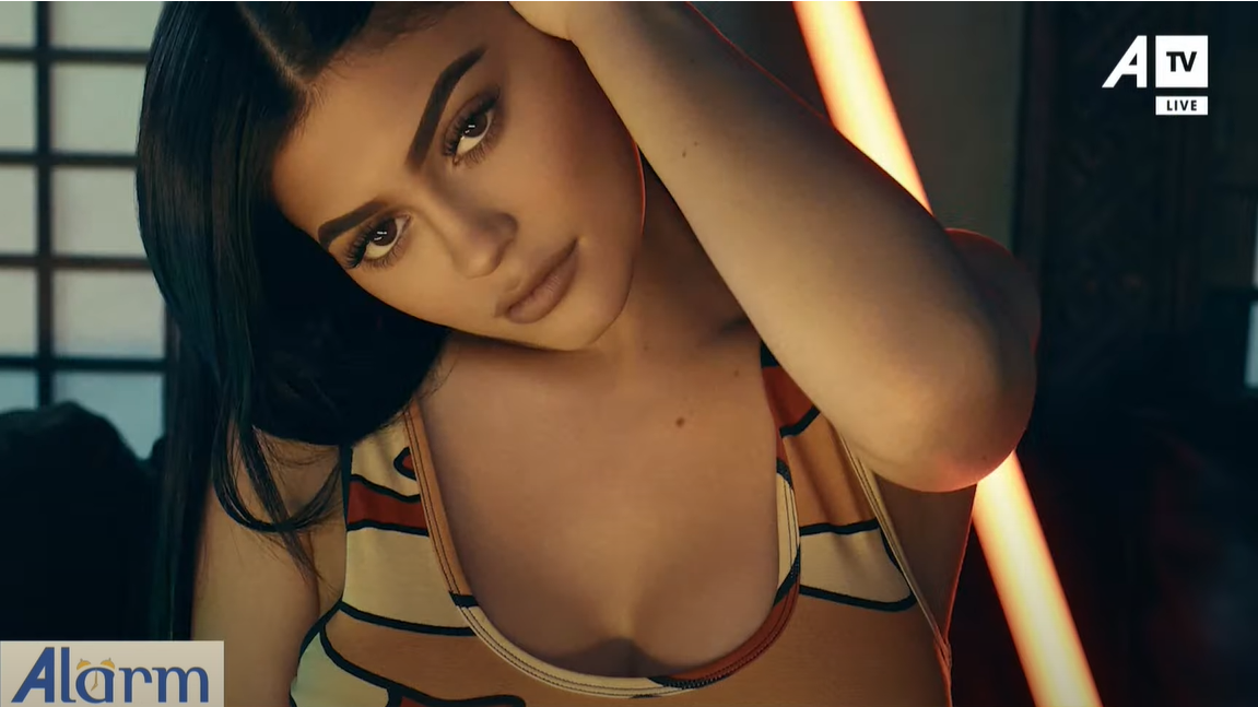 Kylie Jenner shpalosë detaje për jetën e saj private