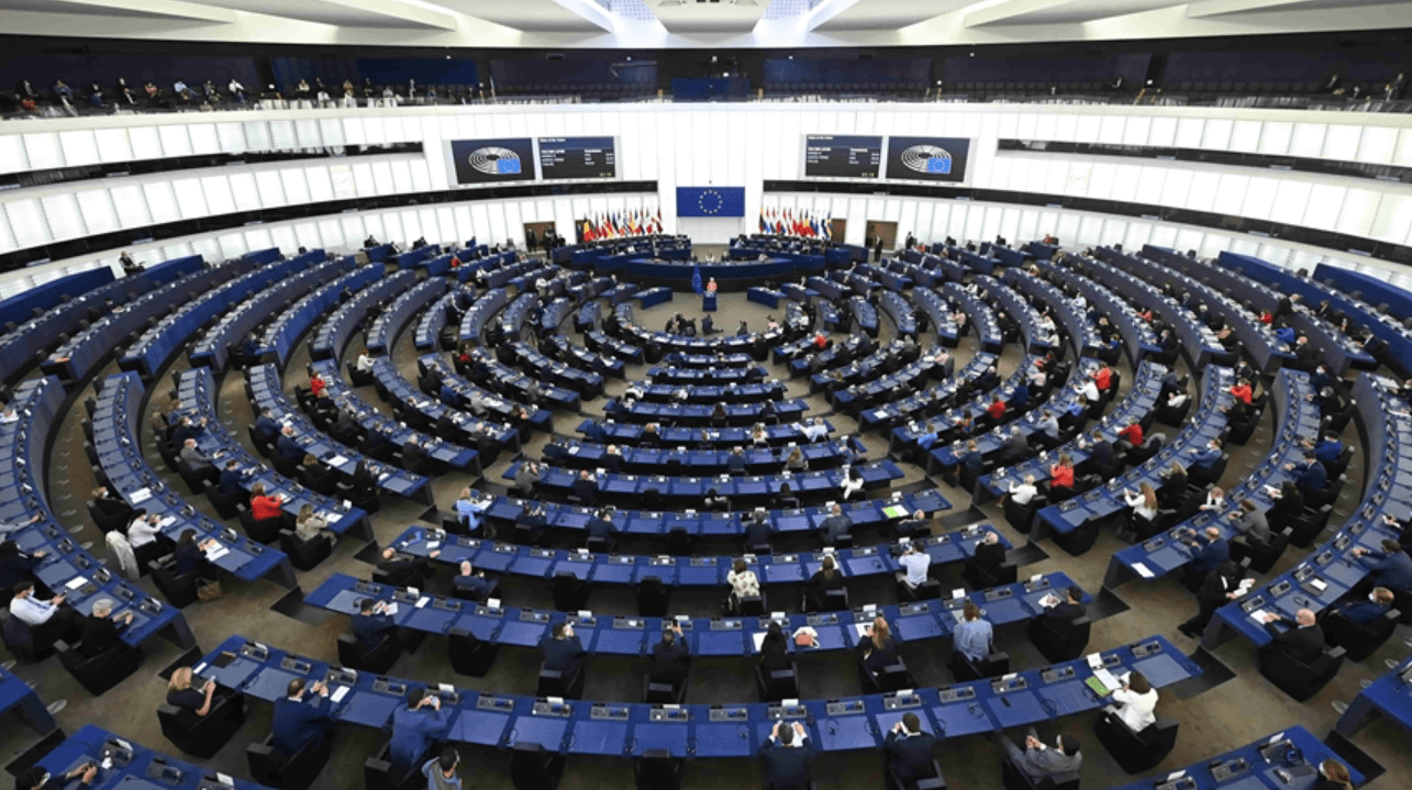 Parlamenti Evropian i drejtohet Serbisë: Marrëveshja me Kosovën, vetëm me njohje reciproke