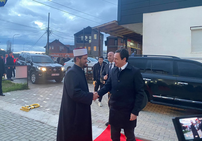 Iftari i imamit nga Prishtina, bën bashkë Kurtin, ambasadorët dhe figura të njohura