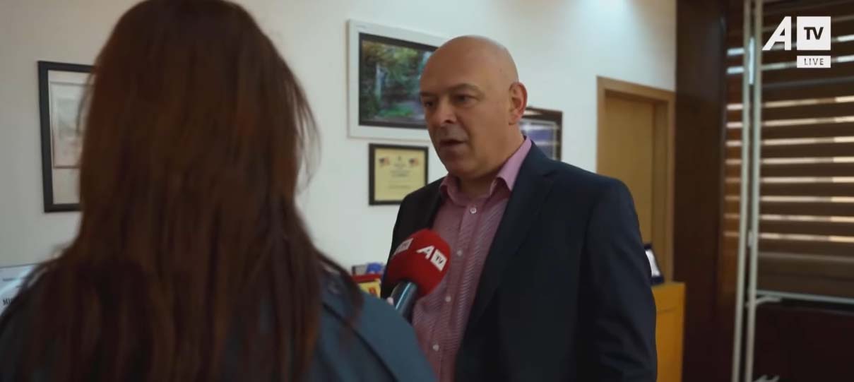 “Çdo ditë dalë në terren”, kryetari Gjini tregon se si duket një ditë e tij e zakonshme në punë