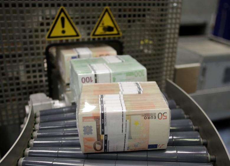 Kërkesa për bankënota, në nivelin më të ulët për dy dekada