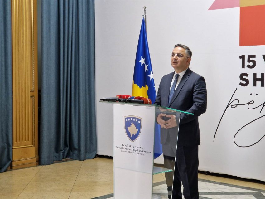 AAK kërkon interpelancë për ministrin Murati – Tahiri: Ekonomia buzë kolapsit, qytetarët të shtyrë ta lëshojnë vendin