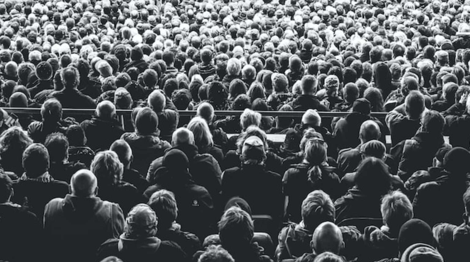 Sindroma e Abdikimit, pse disa njerëz ndjekin verbërisht liderët politikë apo fetarë?