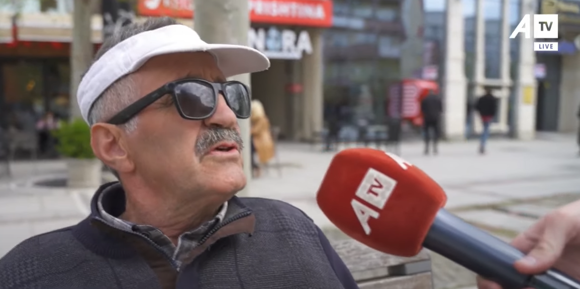 “Emrin e dashnores e kam vendos si password në telefon”, thotë një qytetar kur pyetet se a e mban telefonin me kod