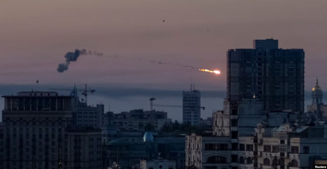 Kievi sulmohet me dronë, alarmet dëgjohen në gjithë Ukrainën