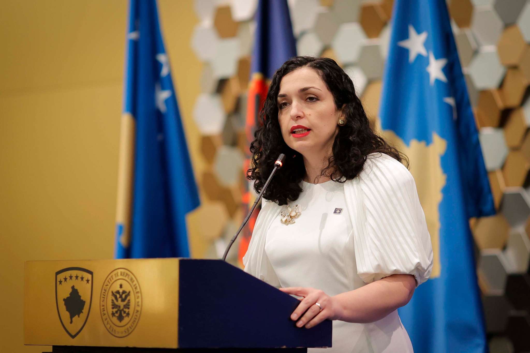 Osmani: Bandat kriminale sulmuan gazetarët, policinë dhe KFOR-in, dhuna të dënohet nga të gjithë