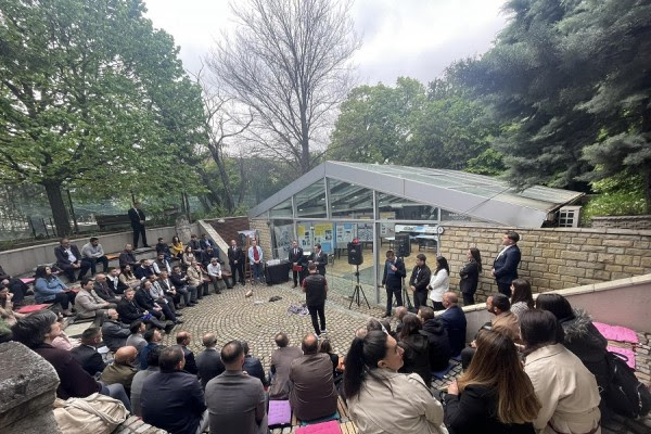 Hapet ekspozita për “Holokaustin sinti dhe romë”