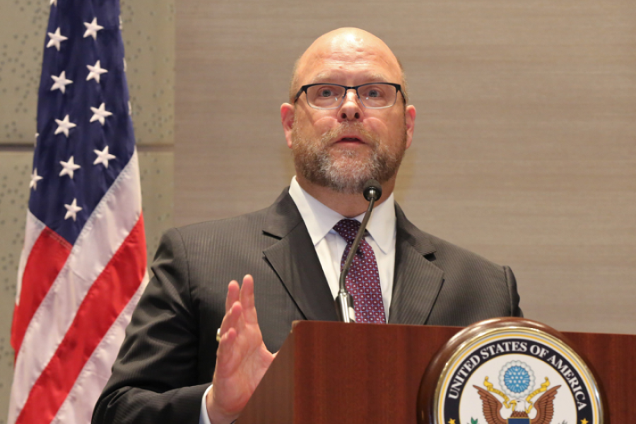 Dhuna në Kuvend, reagon ambasadori ​Hovenier
