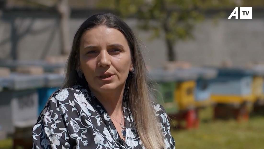 Ia vranë babanë dhe vëllain 16 vjeç në luftë, ishte vetëm 17 vjeçe kur e mori rolin e kryefamiljares