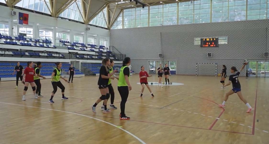 Skuadra e Istogut në handboll në konkurrencën e fermave synon titullin e tretë