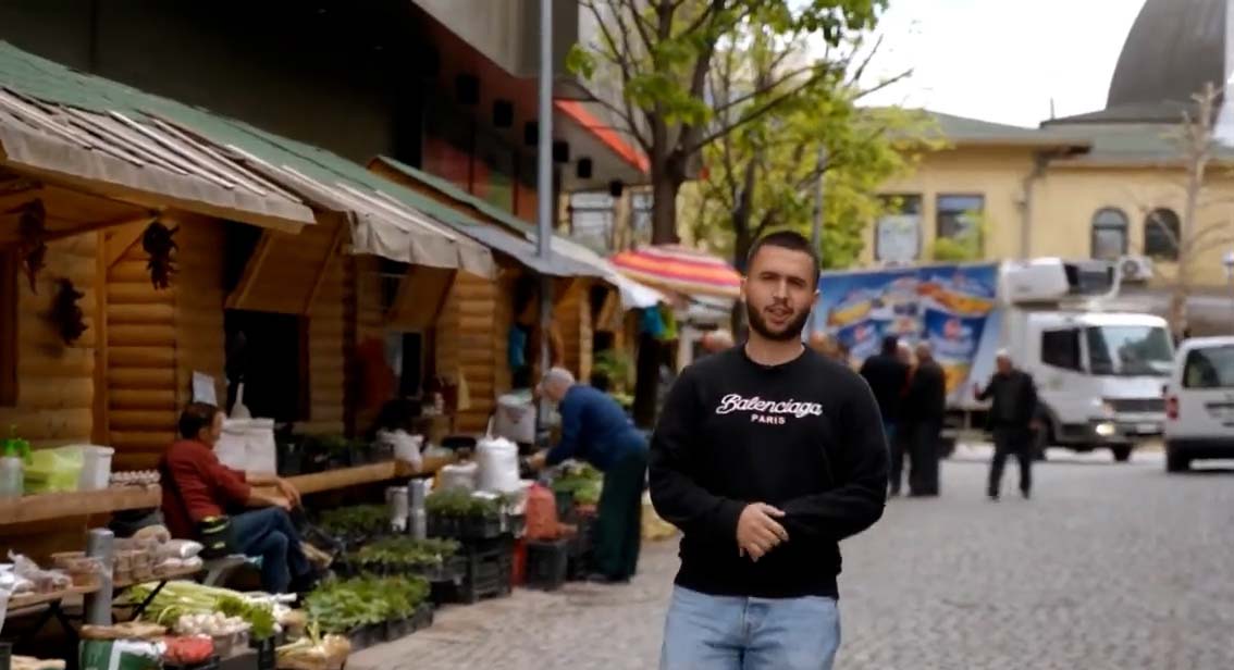 Tregu në mes të rrugës në qytetin e Vushtrrisë!