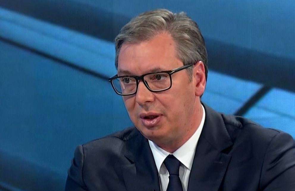 Vuçiq: Pres shumë presione e kërcënime për Kosovën
