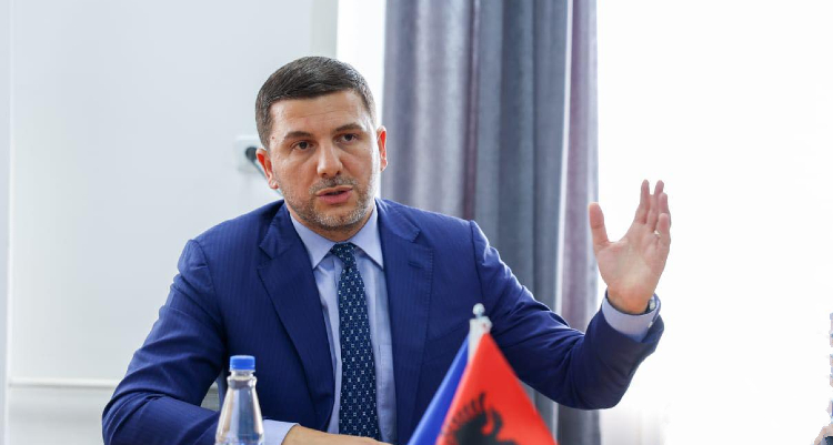 ​Krasniqi: S’mund të sillemi normalisht me tre policë të rrëmbyer