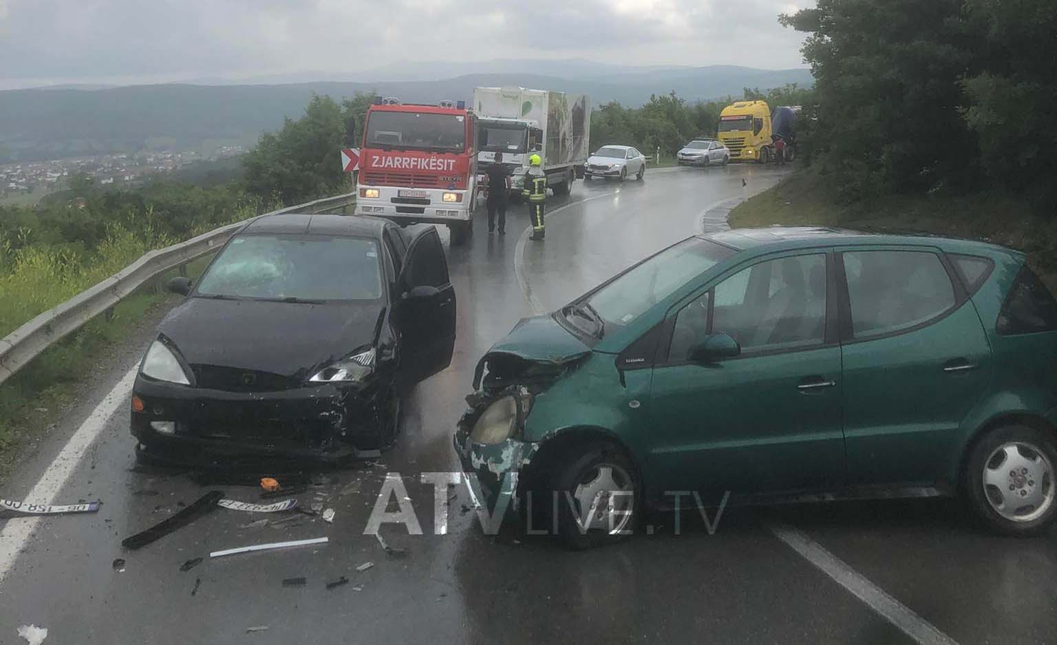 Aksident trafiku te “Qafa e Duhlës”, përfshihen tri automjete