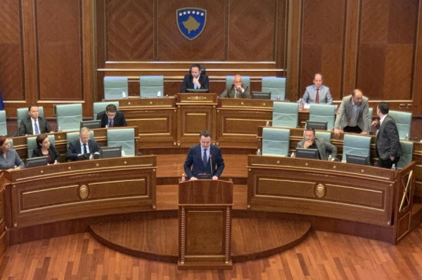 Nis debati për veriun, Kurti i pari u drejtohet deputetëve