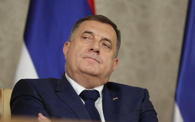 Dodik padit veten