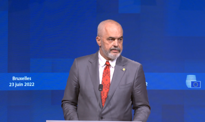 Rama: Kurti e Vuçiq në konferencë ku s’lejohet të dalin pa marrëveshje