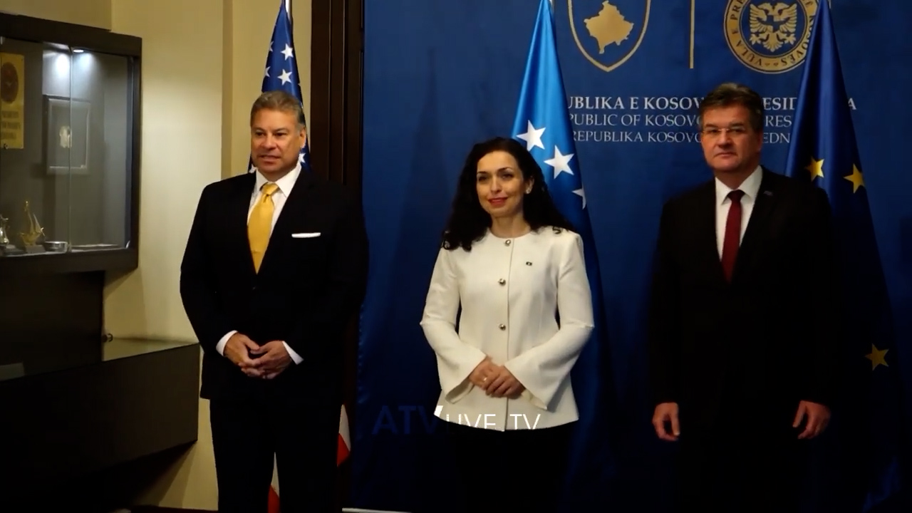 Escobar dhe Lajcak takojnë presidenten, opozitën dhe Listën Serbe