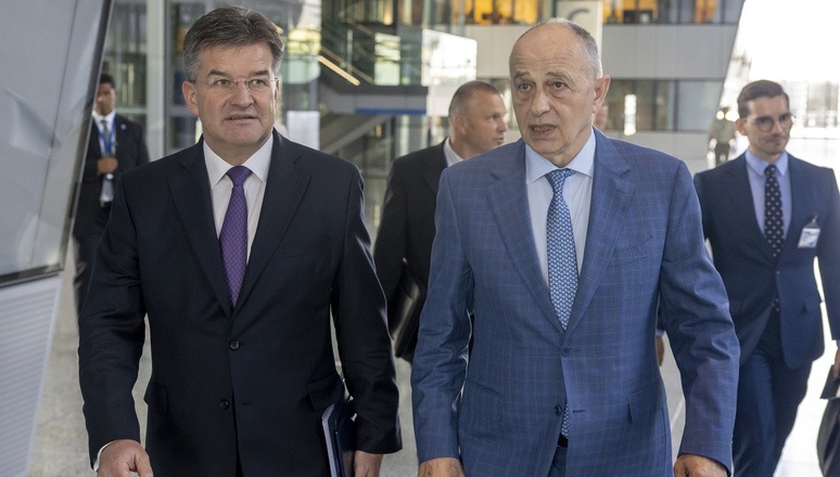 Zëvendësgjenerali i NATO-s takon Lajçakun, përmend edhe sulmin ndaj ushtarëve e KFOR-it në veri