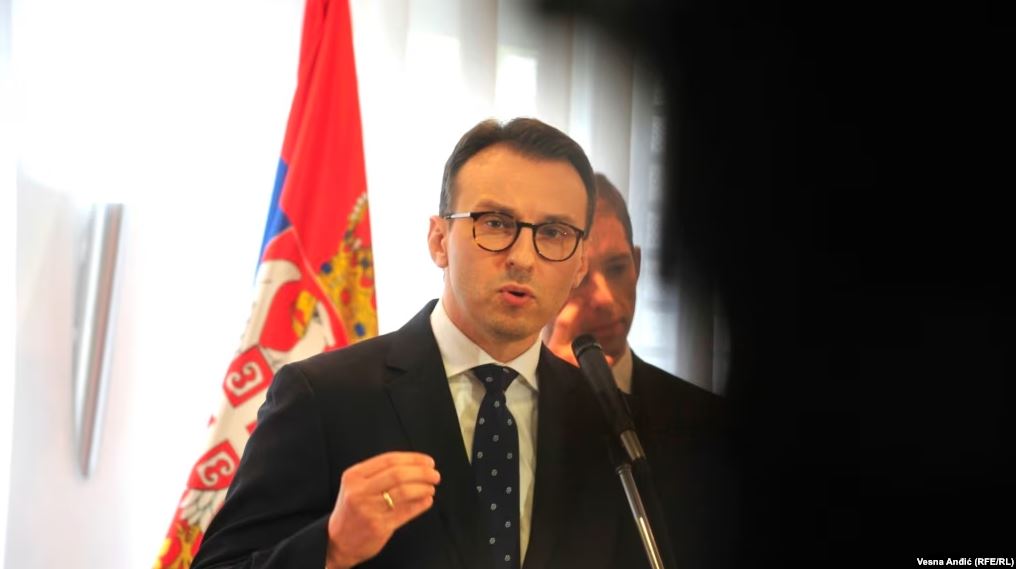 Petkoviq nervozohet me Kurtin për zbulimin e emrave të organizatorëve të protestave të dhunshme në Veri