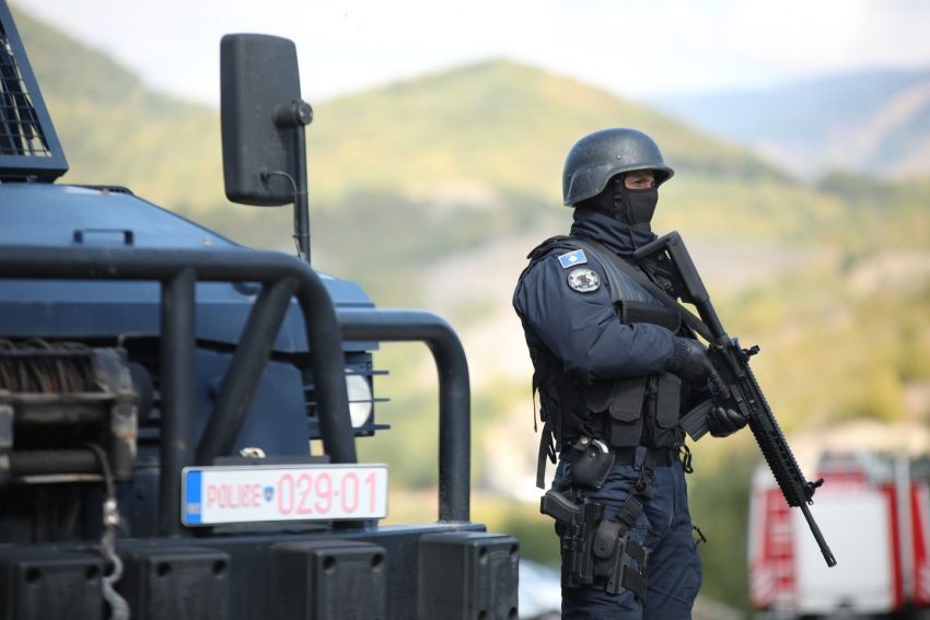 Gjuajte me armë në drejtim të Policisë në veri, arrestohen 5 persona