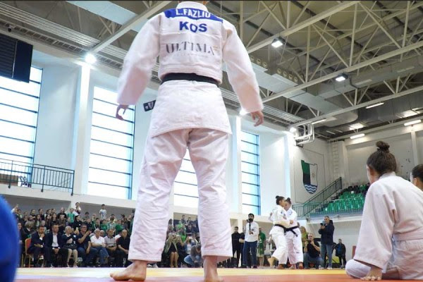 ​Sporti i xhudos demonstrohet para qindra nxënësve në “Minatori”, Kuka: Përçojmë dashur përmes sportit