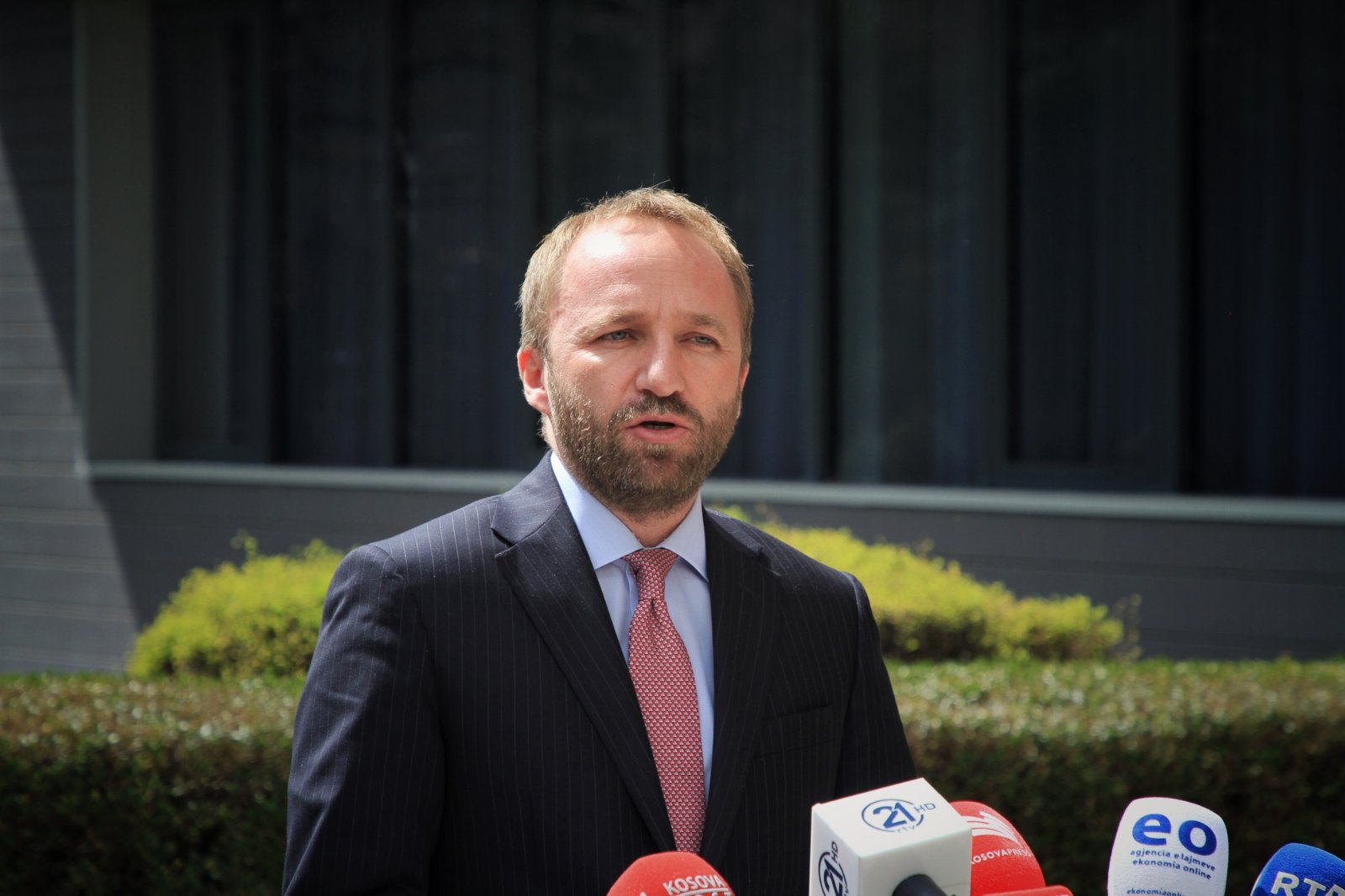 Tahiri: Nuk e votojmë asnjë ligj, vendi të shkojë në zgjedhje të parakohshme