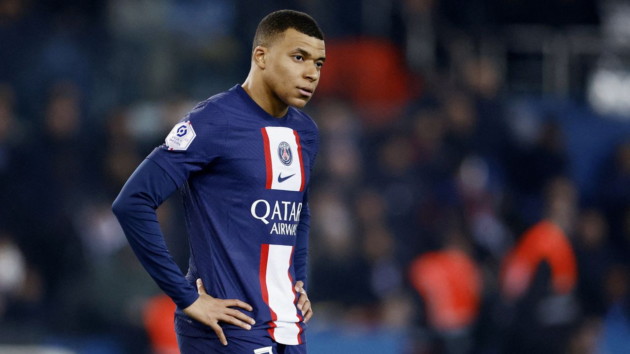 PSG e pranon ofertën e Al Hilal për Mbappen