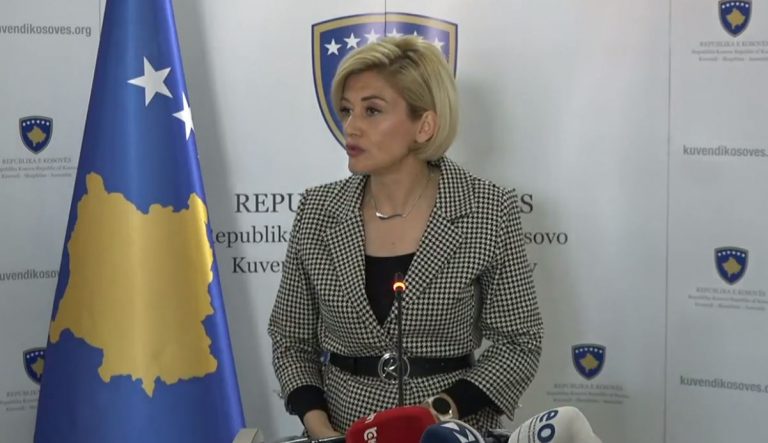 Publikohen përgjimet ku Mimoza Kusari bisedon me Slavko Simiqin për Milan Radojiçiqin