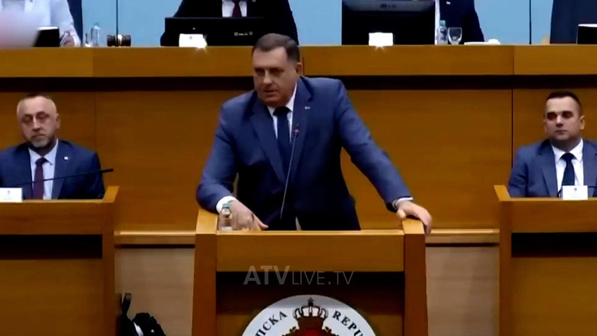 Dodik ngre padi penale kundër Schmidt
