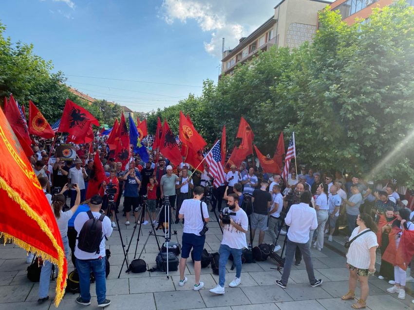 Nis protesta e veteranëve të UÇK-së në Prishtinë