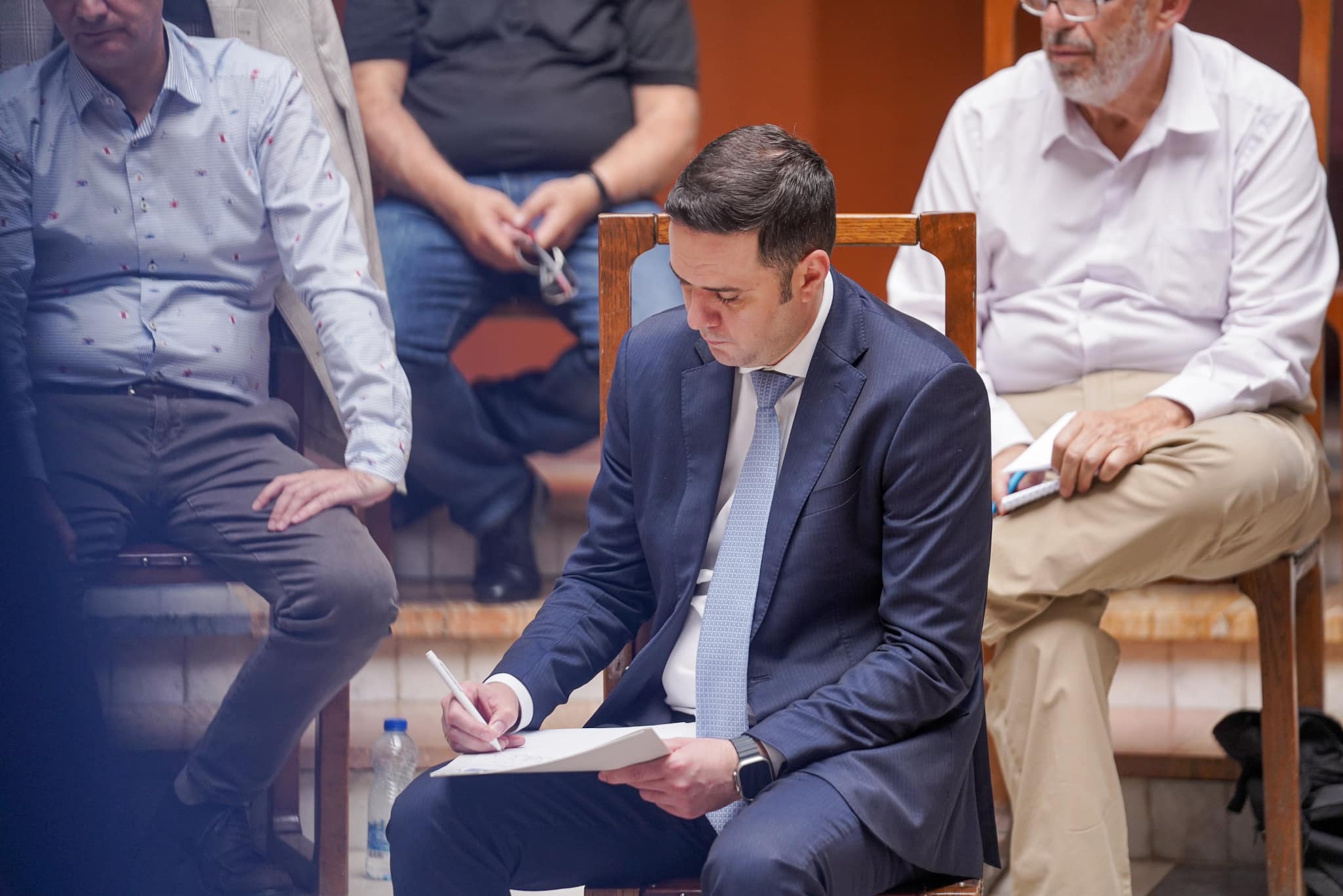 Abdixhiku godet VV-në pasi asamblisti i saj u kap me drogë: Insistuan ta vendosin në Stacion, të hetohet rrjeti dhe mbështetja politike