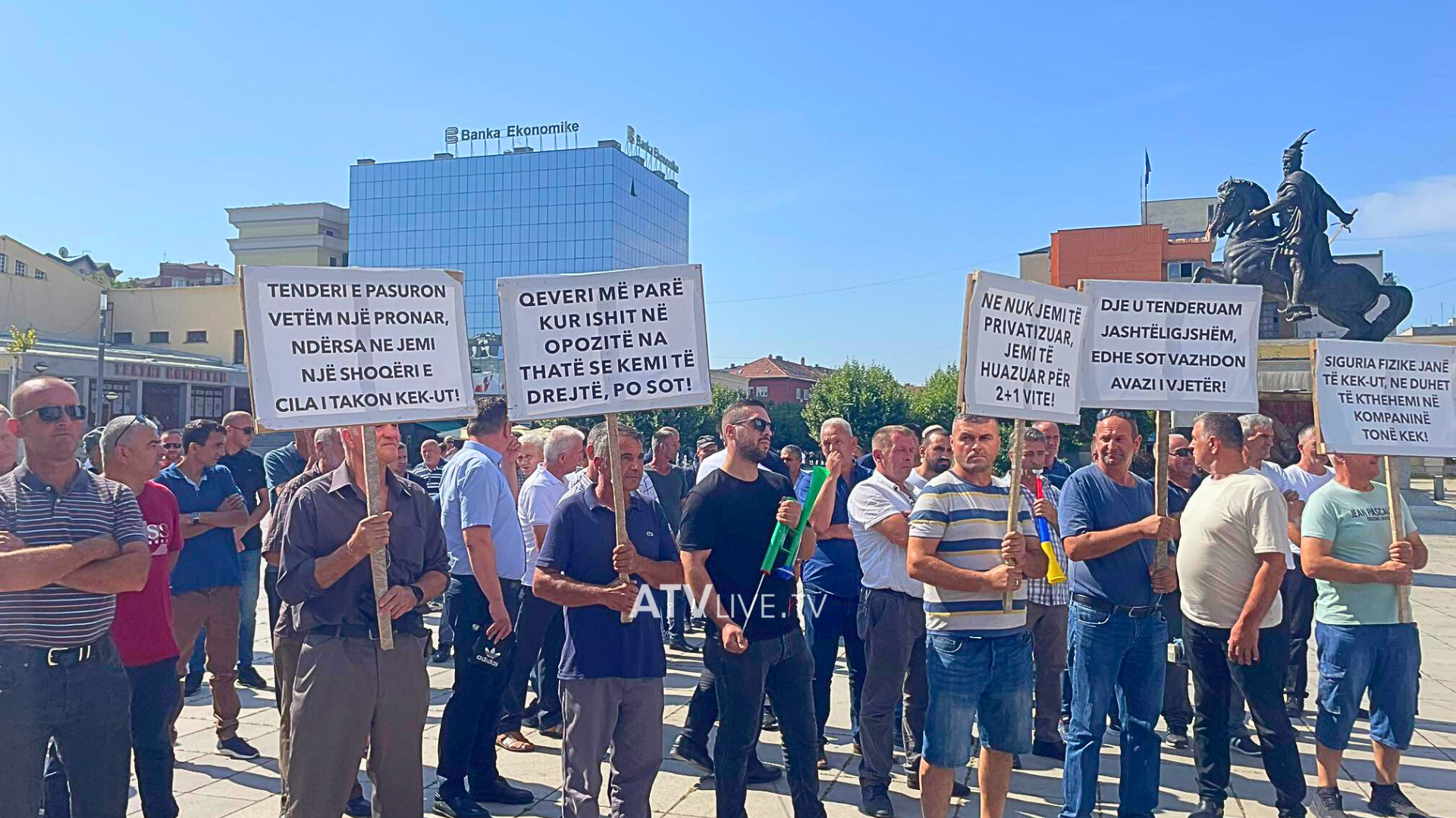 Punëtorët e sigurimit fizik në KEK protestojnë për të dytën herë me radhë gjatë këtij muaji
