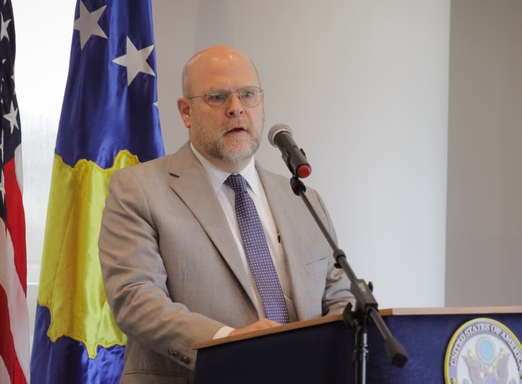 Hovenier-Listës Serbe: E dimë saktësisht ku është kufiri, ju jeni parti opozitare e Kosovës së pavarur