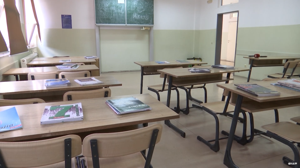 Blerja e librave nga vetë prindërit krijon reagime të shumta