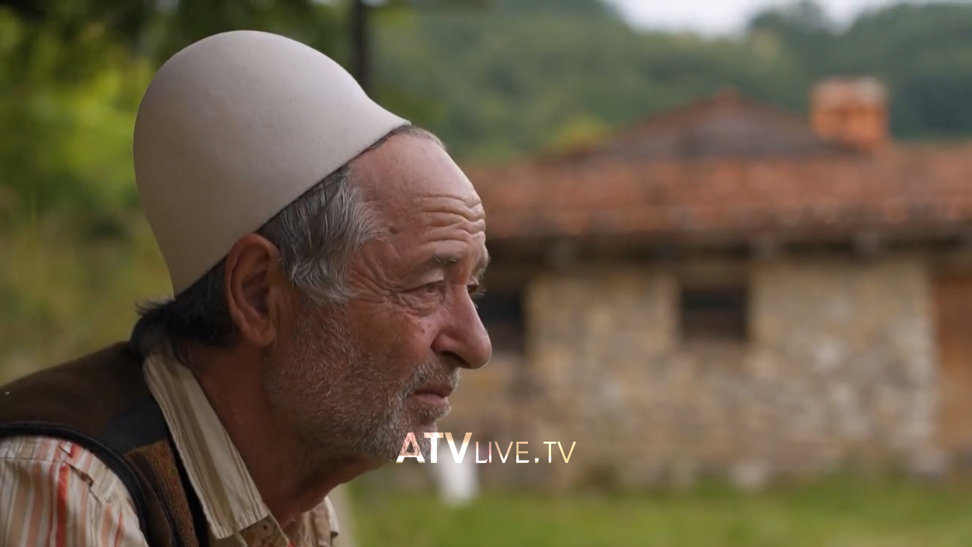 ‘I gjalli rrudhet pak’ – Rrëfimi për malësorin që shkoi ta blinte një jorgan për djalin që po i martohej