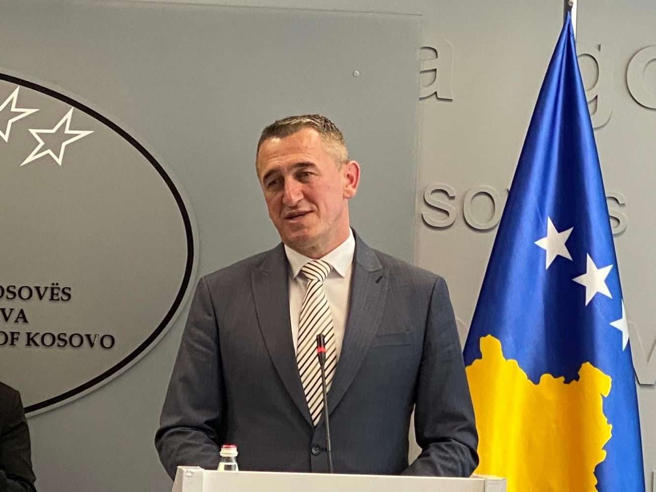 Rashiq i tregon pritjet e tij nëse serbët mund t’i “rrëzojnë” kryetarët veriorë në peticion