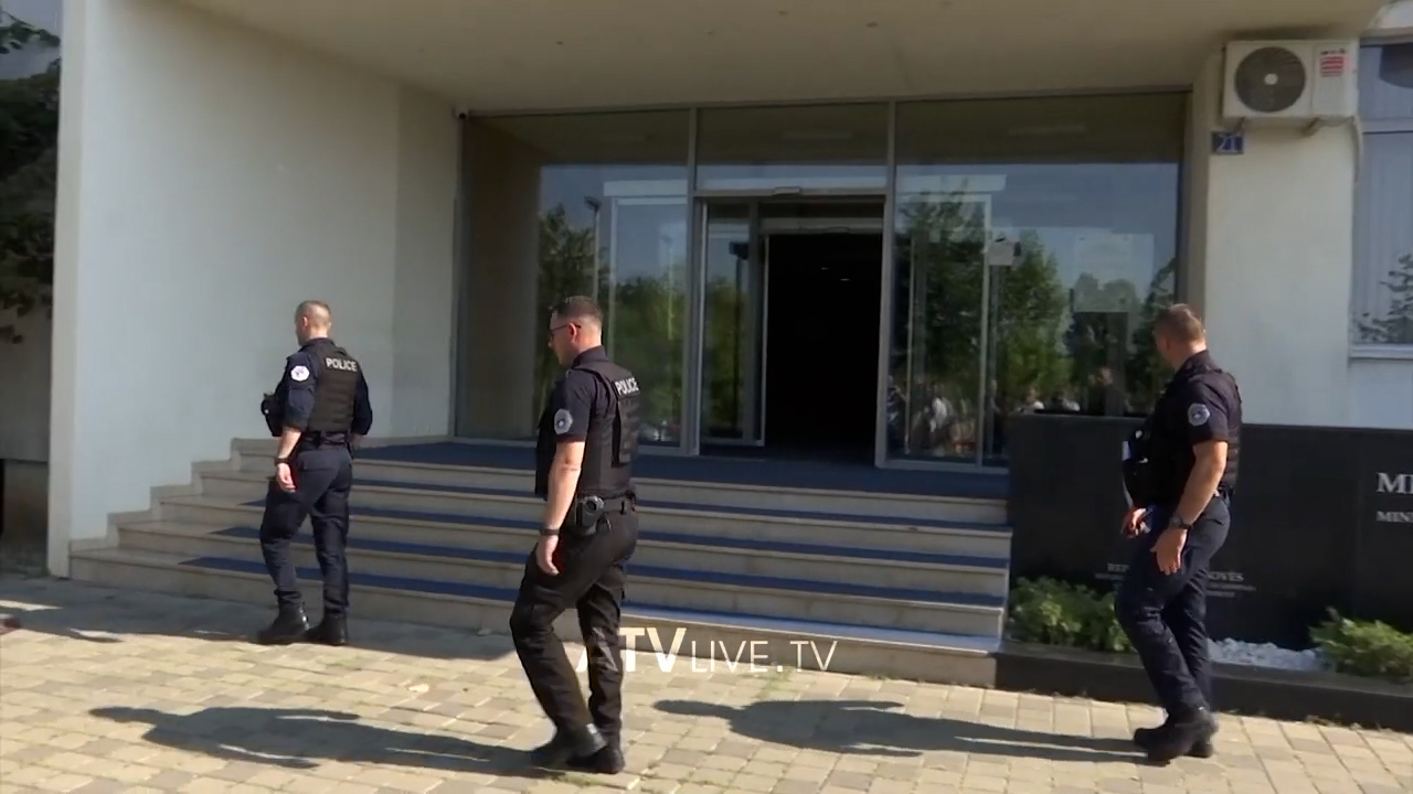 Policia zhvillon një aksion në veri, bastisen katër lokacione