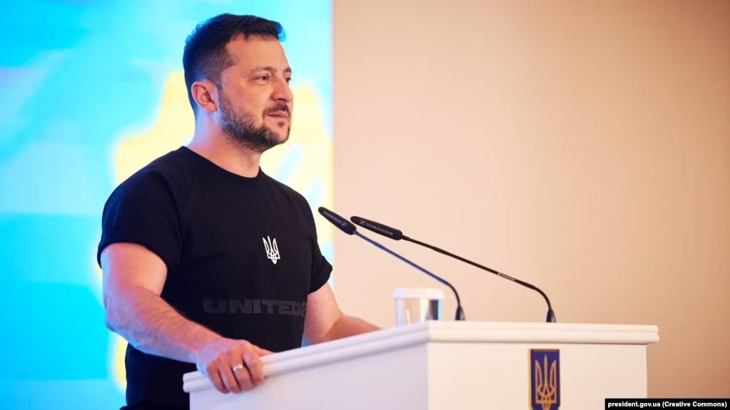 Zelensky lavdëron ukrainasit për “luftën për liri” në Ditën e Pavarësisë