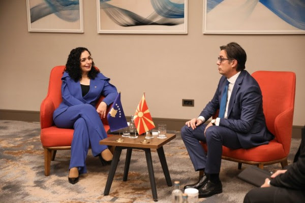 Osmani takon Pendarovskin: Kemi vizion të përbashkët për një Ballkan Perëndimor stabil