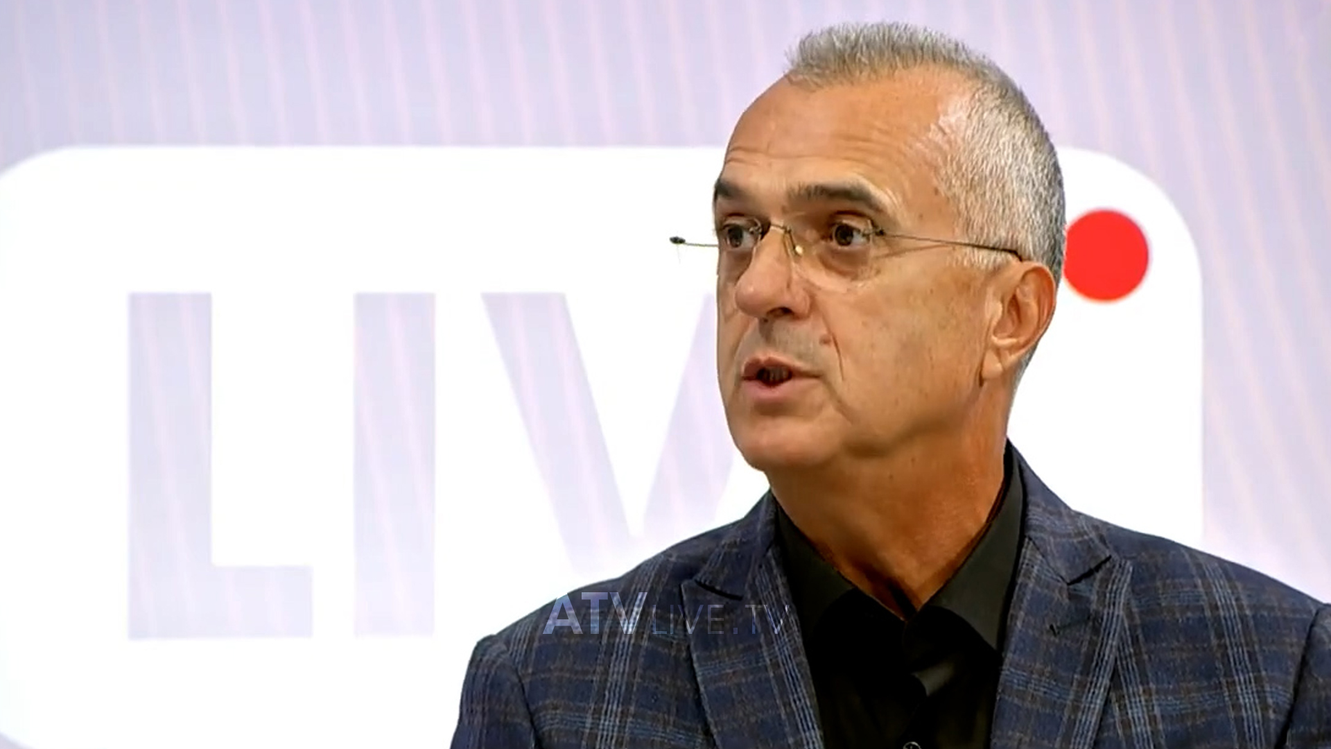 Dugolli: Vuçiqi nuk u distancua, ai përkrahu dhe u solidarizua me grupin terrorist