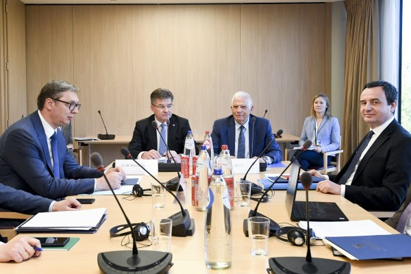 Takimi Kurti-Vuçiq, njohësit presin zbatimin e marrëveshjes së Brukselit dhe Ohrit