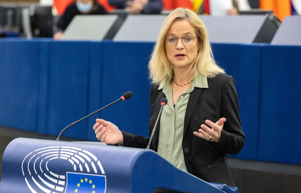 Cramon: Vizat të mos lidhen me dialogun, kosovarët të lëvizin të lirë nga 1 janari 2024