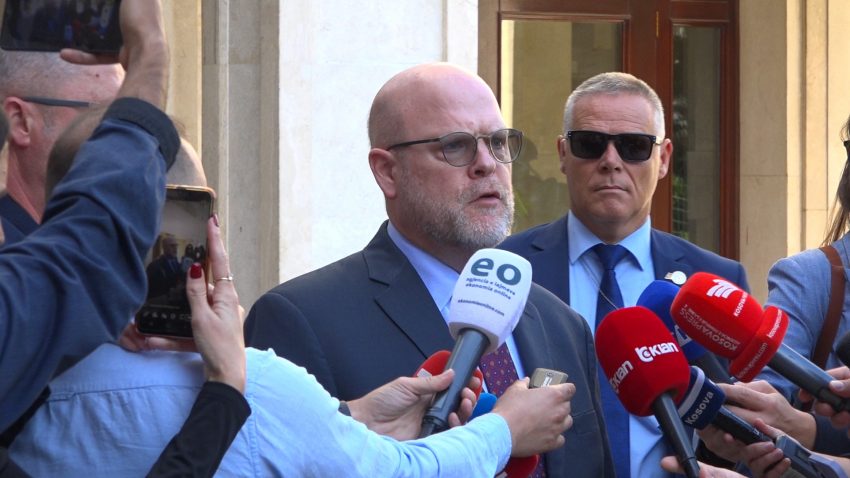 Hovenier për sulmet në Izrael: S’ka asnjë justifikim për terrorizmin